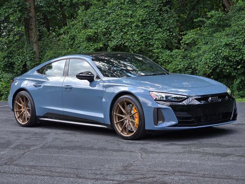 Used 2022 Audi RS e-tron GT w/ Carbon Performance Package AWD/4WD image 8