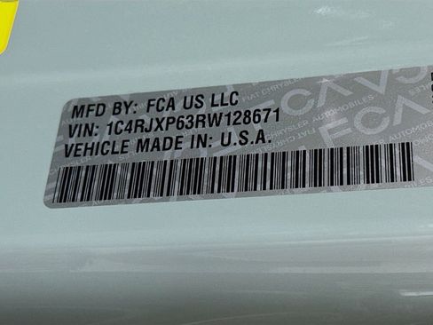 Used 2024 Jeep Wrangler Unlimited Sahara image 33