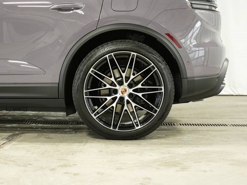 New 2025 Porsche Macan Electric image 40