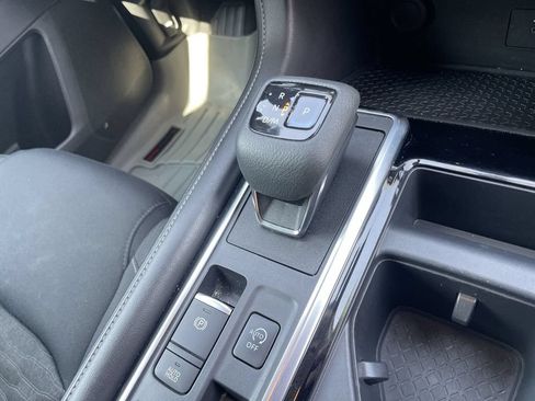 Used 2022 Nissan Pathfinder SV FWD image 25