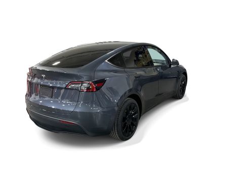 Certified 2023 Tesla Model Y AWD image 6