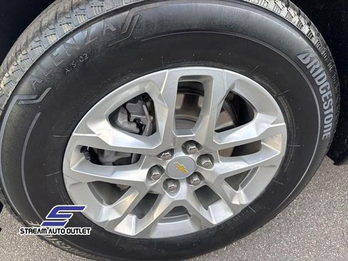 Used 2023 Chevrolet Traverse LS image 14