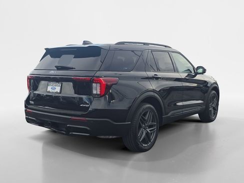 Used 2025 Ford Explorer ST-Line w/ ST-Line Street Pack image 5