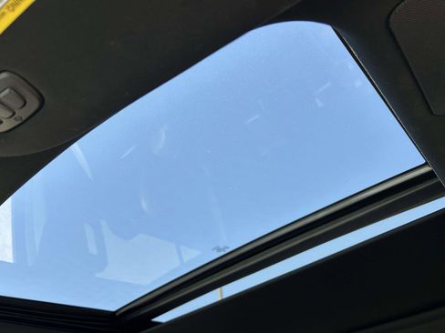 Used 2023 Ford Expedition Platinum image 11