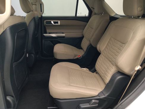 Used 2020 Ford Explorer XLT RWD image 18