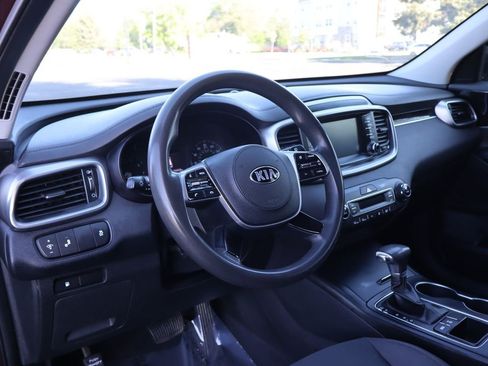 Used 2019 Kia Sorento AWD V6 image 15