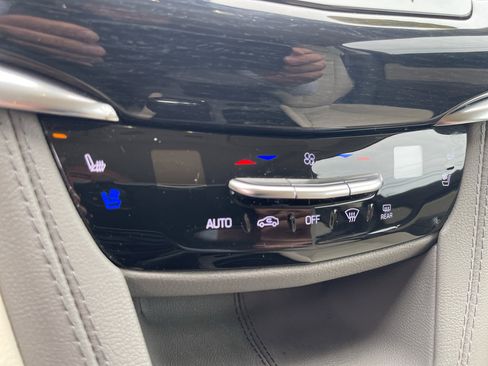 Used 2024 Cadillac XT6 Premium Luxury w/ Technology Package AWD/4WD image 29