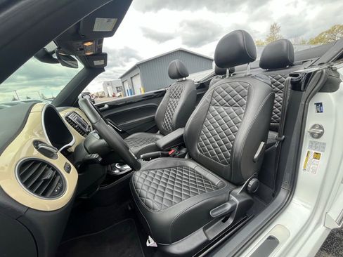 Used 2019 Volkswagen Beetle 2.0T Final Edition SEL FWD image 18