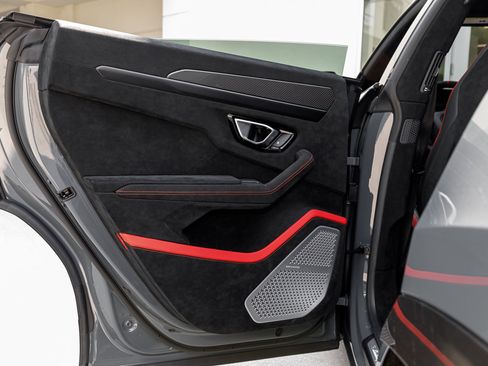 Used 2023 Lamborghini Urus Performante image 33