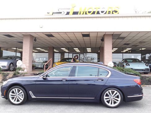 Used 2016 BMW 750i image 4