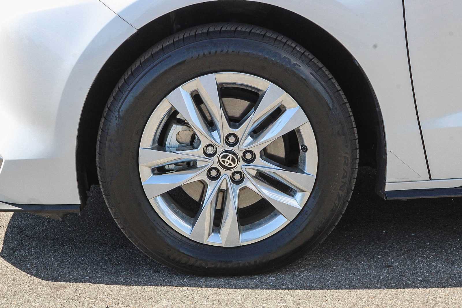 Used 2024 Toyota Sienna Limited AWD/4WD image 11