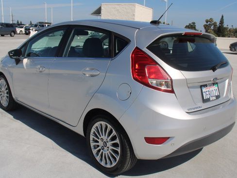 Used 2014 Ford Fiesta Titanium FWD image 5