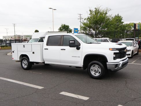 Used 2024 Chevrolet Silverado 2500 W/T w/ WT Convenience Package RWD image 2