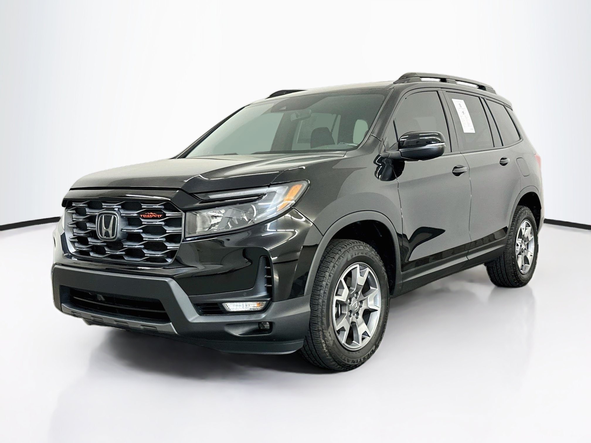 Used 2023 Honda Passport TrailSport image 3