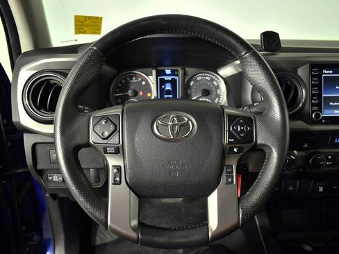 Used 2022 Toyota Tacoma SR5 w/ Technology Package image 30