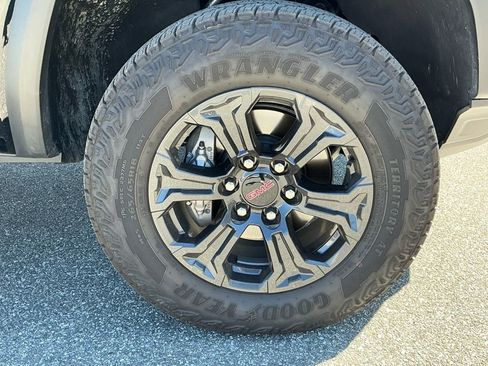 Certified 2024 GMC Canyon Elevation w/ Elevation Premium Package image 15