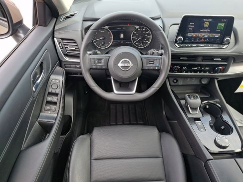 Certified 2024 Nissan Rogue SV w/ SV Premium Package image 11