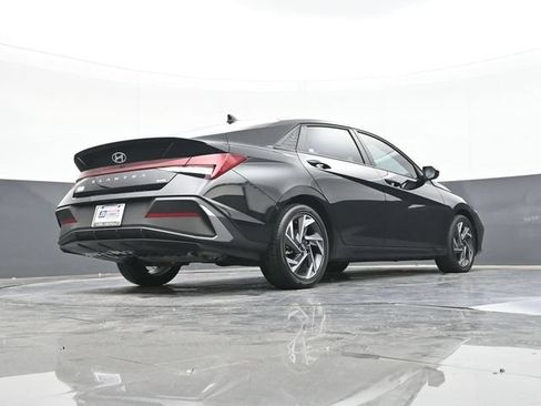 Used 2025 Hyundai Elantra SEL FWD image 47