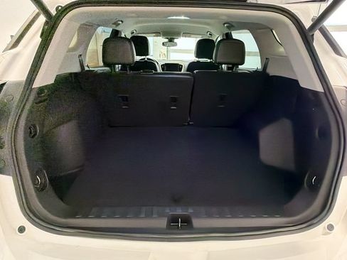 Certified 2022 GMC Terrain SLT w/ LPO, Roadside Safety Package AWD/4WD image 23