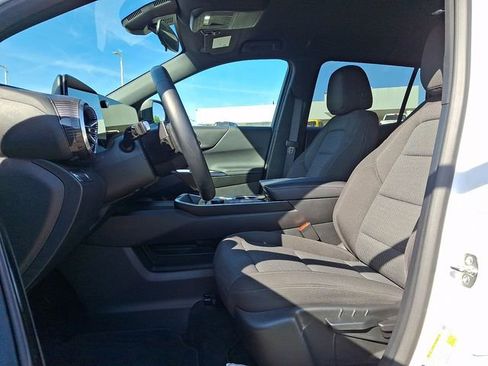 Used 2026 Chevrolet Equinox LT FWD image 13
