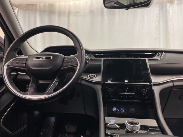 Used 2022 Jeep Grand Cherokee Limited AWD/4WD image 15