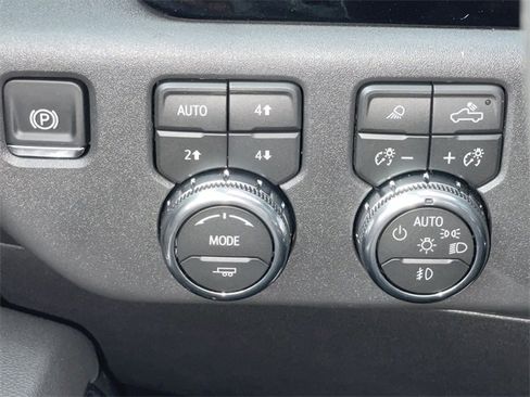 New 2026 GMC Sierra 1500 SLT w/ SLT Premium Package image 18