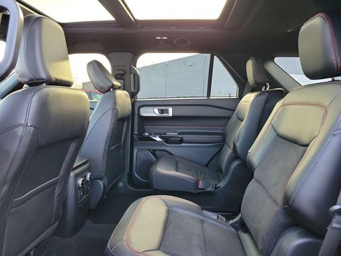 Certified 2023 Ford Explorer ST-Line w/ Class IV Trailer Tow Package image 13