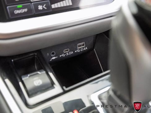 Used 2025 Subaru Outback Premium AWD/4WD image 29