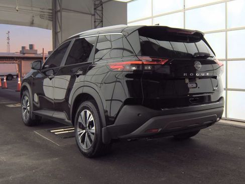 Used 2023 Nissan Rogue SV w/ SV Premium B Package FWD image 9