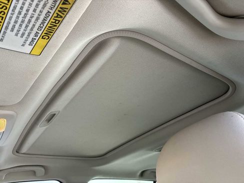 Used 2017 Subaru Outback 3.6R Limited image 16