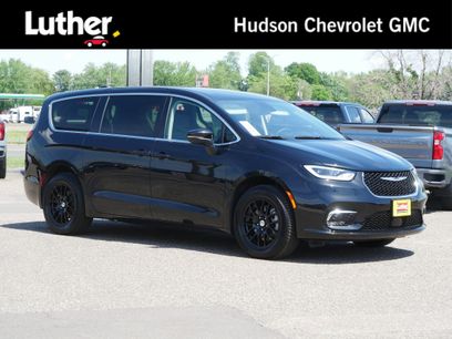 Used 2023 Chrysler Pacifica Touring-L