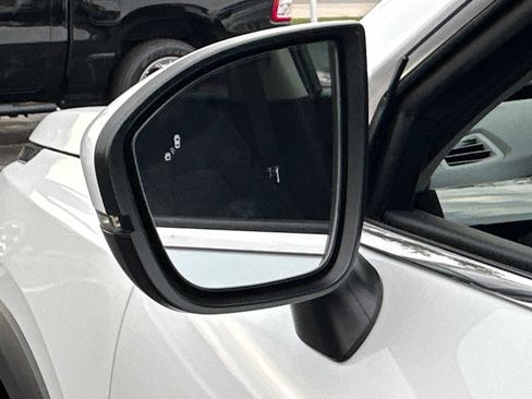 New 2025 Nissan Pathfinder SV image 14