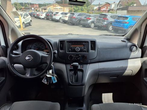 Used 2017 Nissan NV200 S FWD image 10