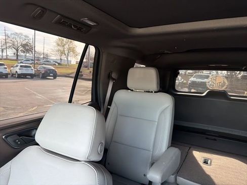 Used 2024 Chevrolet Tahoe LT w/ LT Signature Package image 16