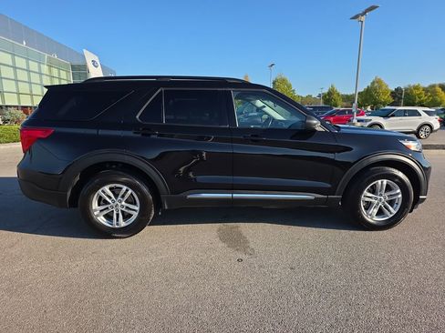 Used 2023 Ford Explorer XLT w/ Equipment Group 202A image 8