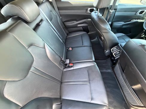 Certified 2021 Kia Sorento S FWD image 11