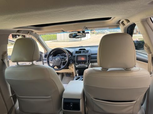 Used 2012 Toyota Camry XLE w/ Leather Pkg image 21