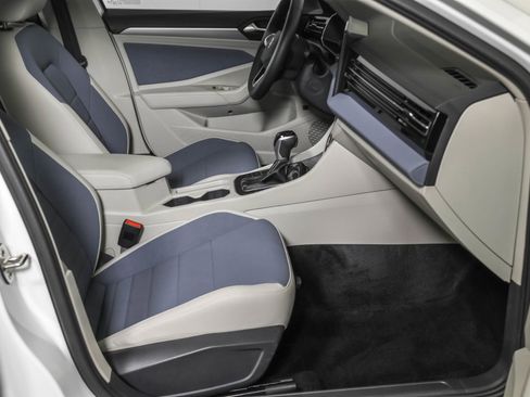 Used 2025 Volkswagen Jetta SE w/ Sunroof Package FWD image 45