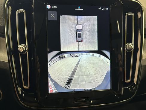 New 2026 Volvo XC40 B5 Ultra w/ Protection Package Premier image 18