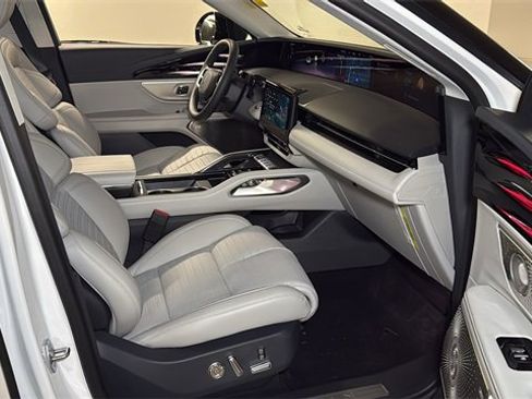 New 2026 Lincoln Nautilus Reserve image 6