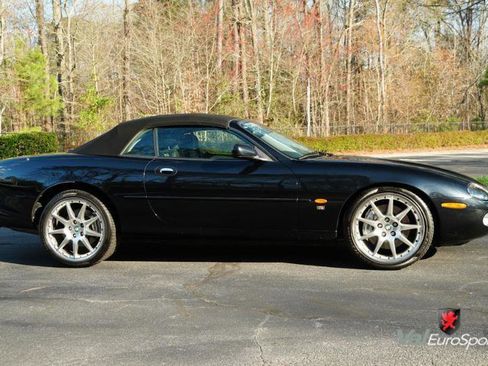 Used 2003 Jaguar XK8 Convertible image 17