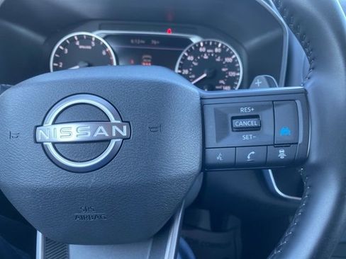 Used 2025 Nissan Rogue SV AWD/4WD image 24
