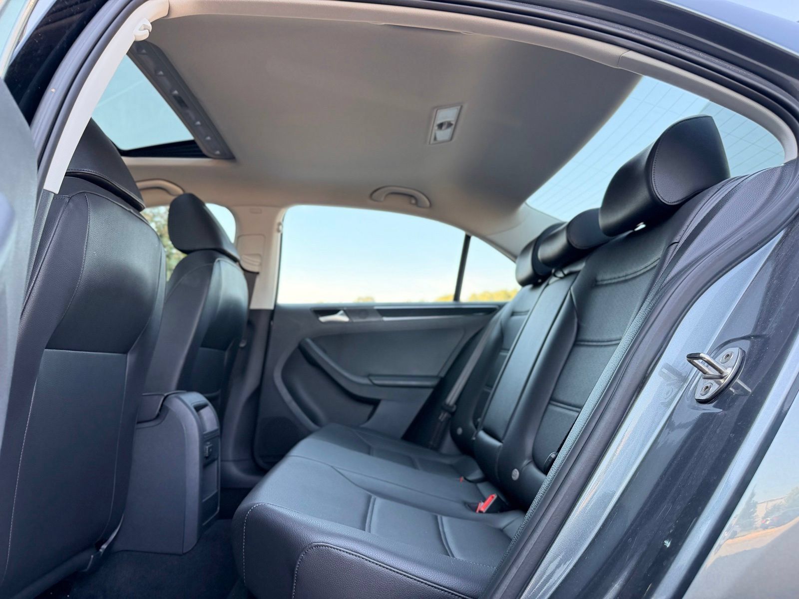 Used 2017 Volkswagen Jetta SEL Premium FWD image 20