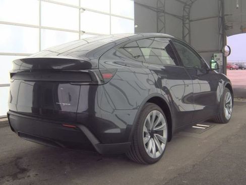 Used 2026 Tesla Model Y AWD image 2