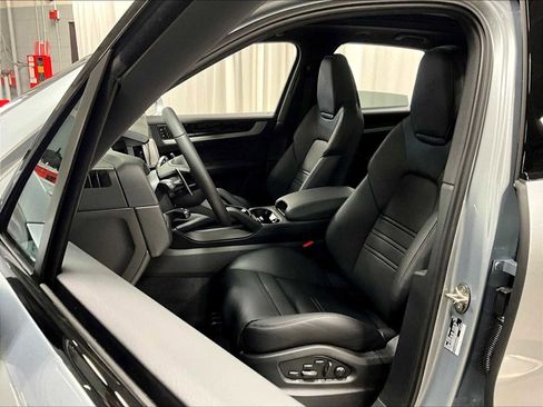 New 2026 Porsche Cayenne AWD/4WD image 5