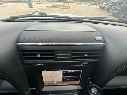 Used 2016 Lincoln Navigator Reserve image 30