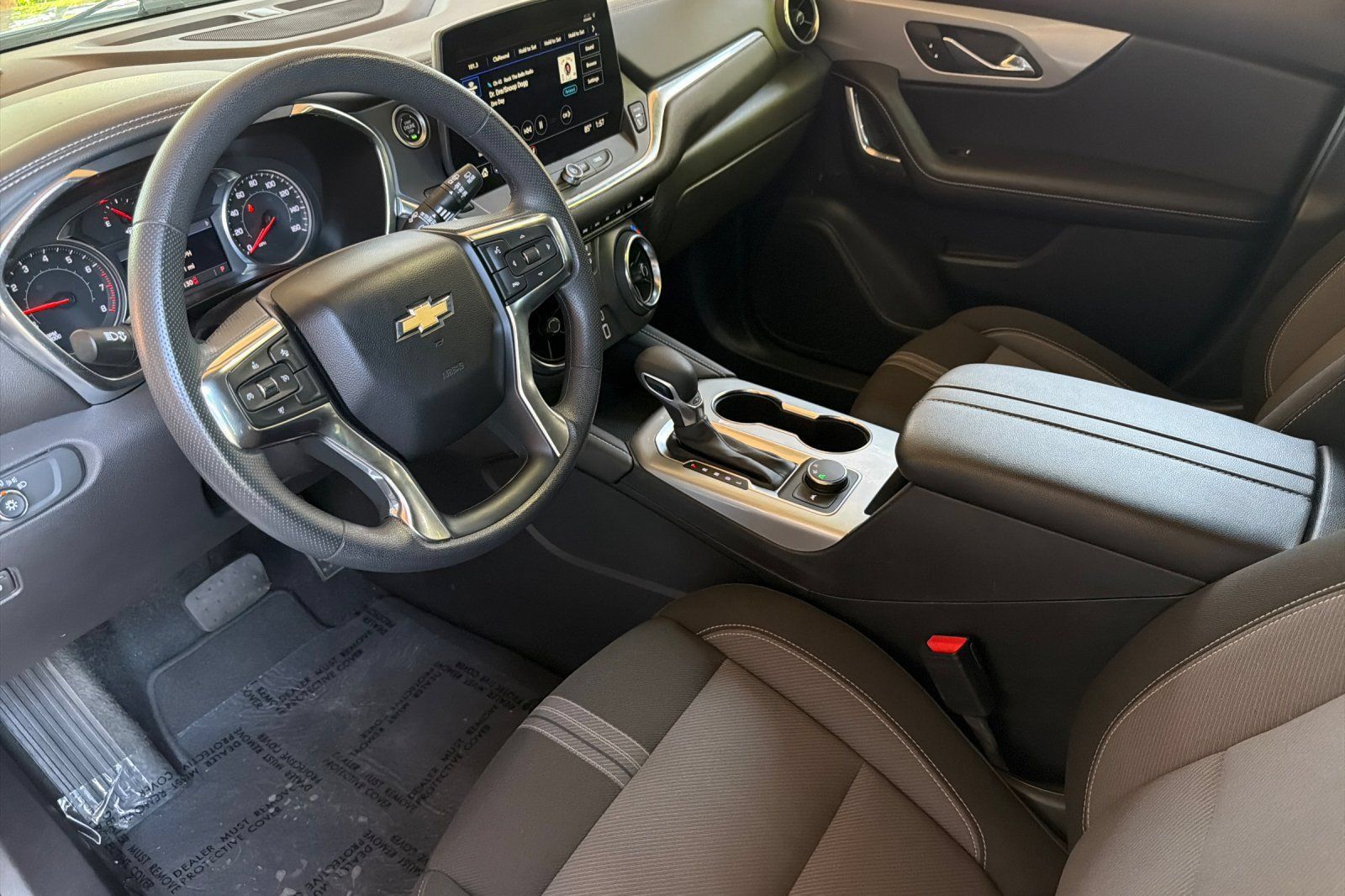 Used 2025 Chevrolet Blazer LT FWD image 10