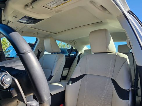 Used 2023 Lexus ES 300h Ultra Luxury w/ Accessory Package (Z2) image 21