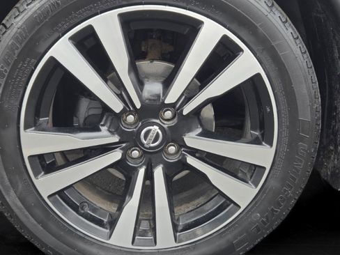 Used 2019 Nissan Kicks SR w/ SR Premium Package image 30