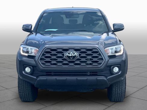Used 2023 Toyota Tacoma TRD Off-Road w/ TRD Premium Off Road Package AWD/4WD image 4